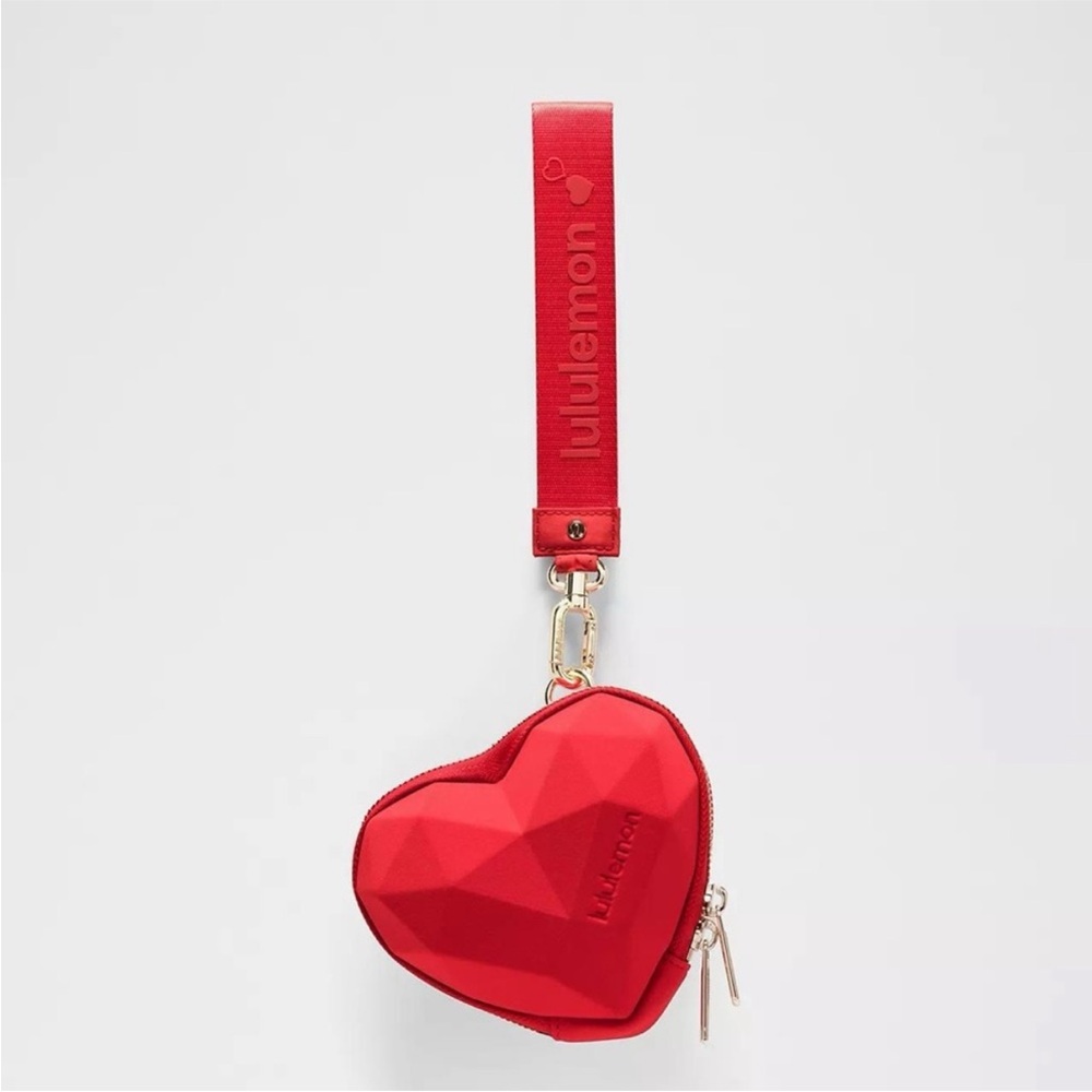 NWT Lululemon Heart Wristlet Bag Oxford Red